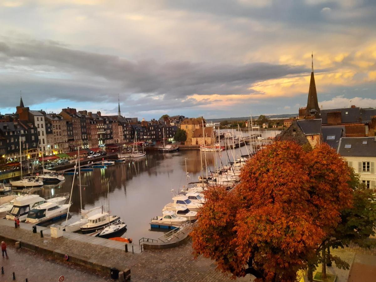 Le17Ho Hotel Honfleur Exterior photo
